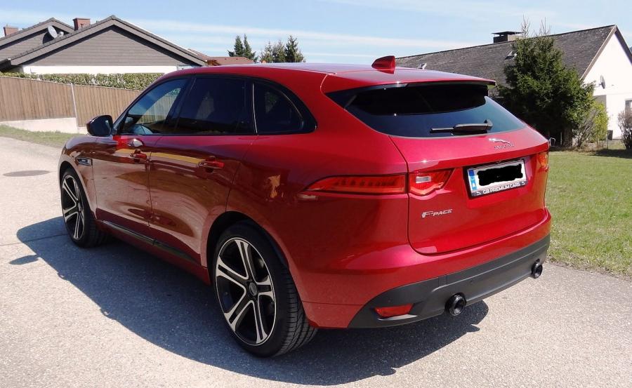 Jaguar F-Pace on Premier Edition Wheels (CS5) 2019 года  (фото 2 из 3)